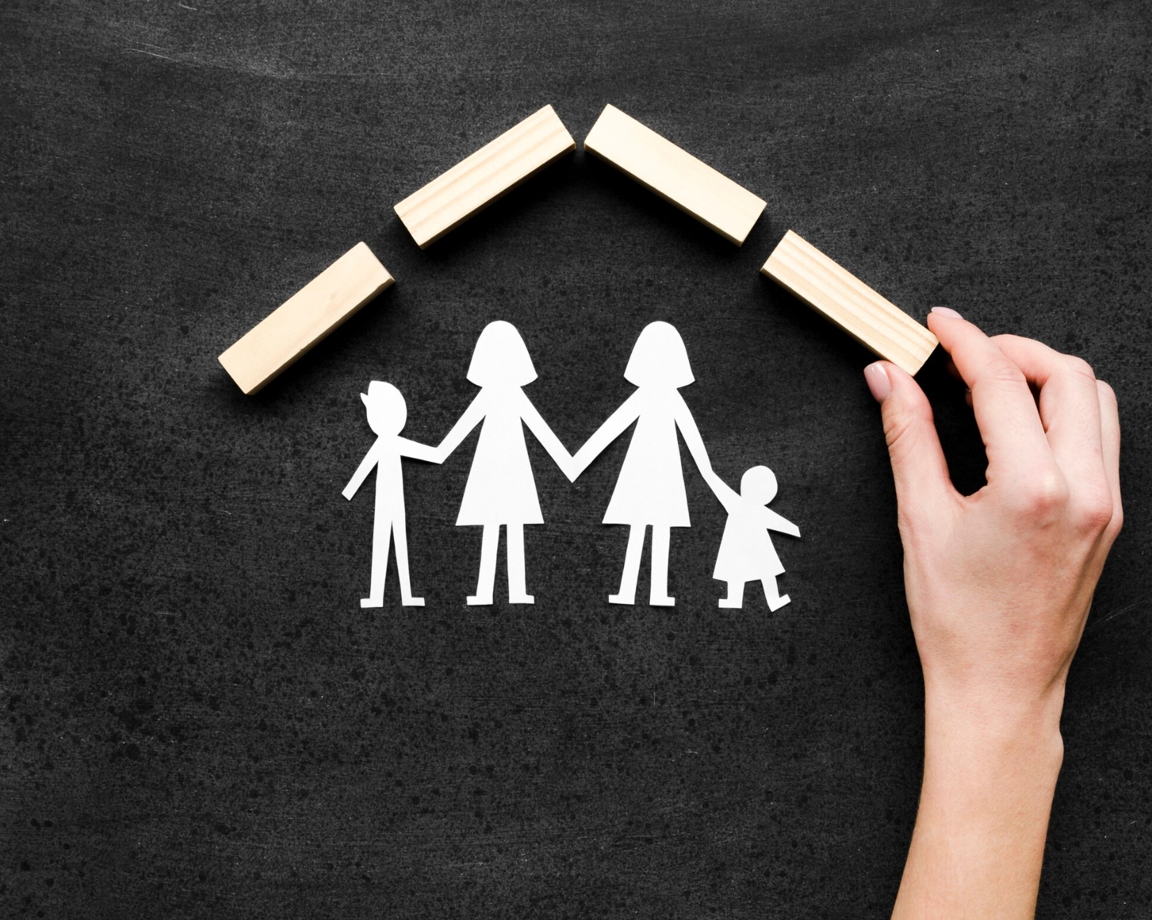 Dibujo de Papel Familia para Servicios Juridicos de Familia Maldonado & Sanchez Asesores en Motril (Granada)